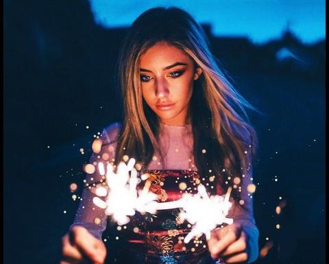 عکس تولد دختر از پشت سر