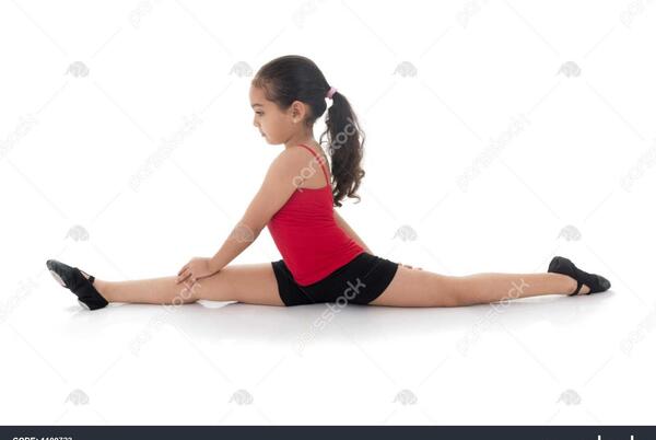 عکس دختر بچه ژیمناستیک کار