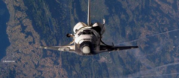 عکس شاتل فضایی برای تصویر زمینه
