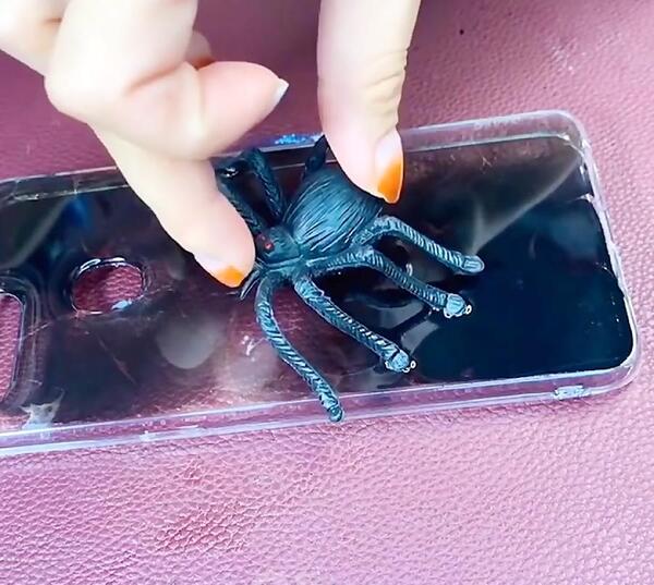 عکس قاب گوشی ترسناک