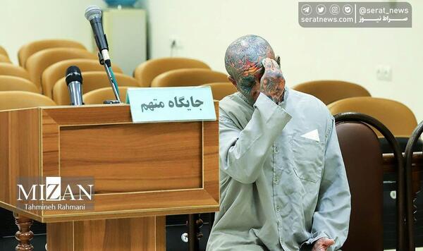 عکس تتلو با رئیسی در حال نماز