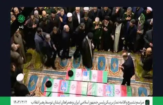 عکس تتلو با رئیسی در حال نماز
