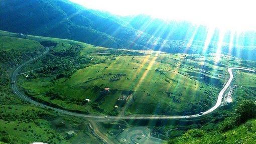 عکس گردنه حیران در بهار