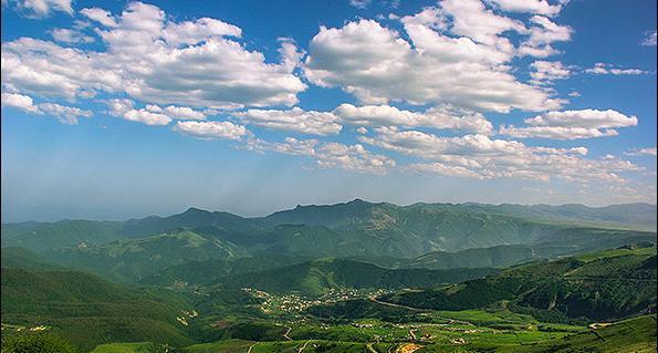 عکس گردنه حیران در بهار