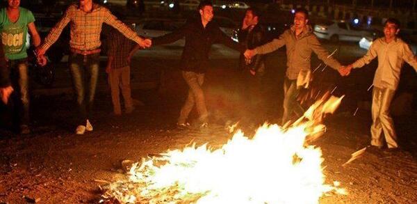 عکس پریدن از روی آتش چهارشنبه سوری