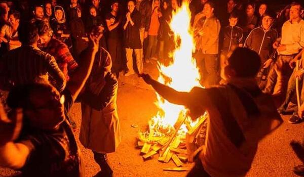 عکس پریدن از روی آتش چهارشنبه سوری