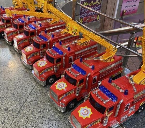 عکس ماشین آتش نشانی اسباب بازی بزرگ