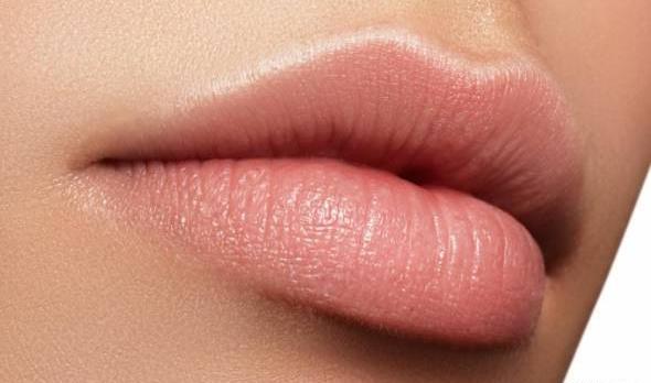 عکس خط لب ورژ لب تاتو