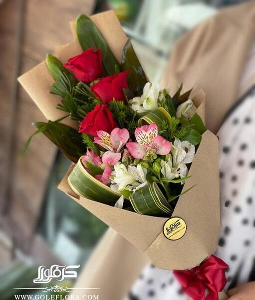 عکس دسته گل طبیعی در خانه