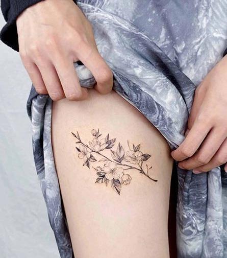 عکس تاتو روی پا زنانه
