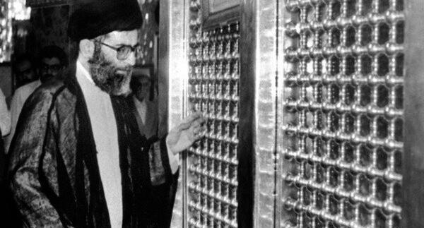 عکس سیاه و سفید خامنه ای