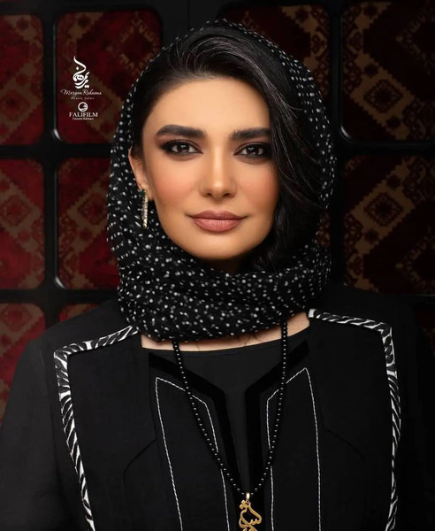 عکس باحجاب لیندا کیانی