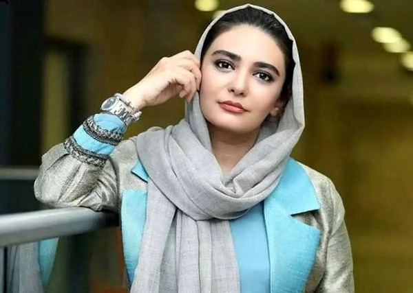 عکس باحجاب لیندا کیانی