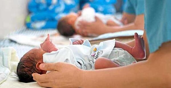 عکس بچه دار شدن زن و مرد