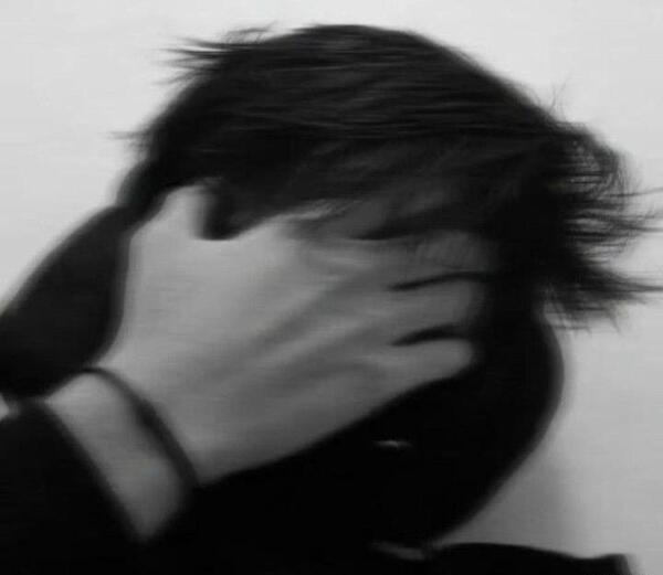 عکس پروفایل مشکی غمگین پسرانه