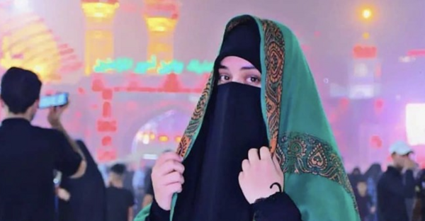 عکس دختر با چادر در حرم امام حسین