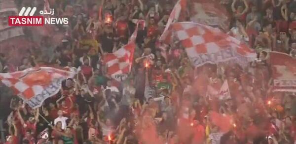 عکس آتش بازی هواداران پرسپولیس