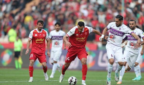 عکس آتش بازی هواداران پرسپولیس