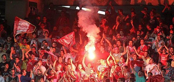 عکس آتش بازی هواداران پرسپولیس