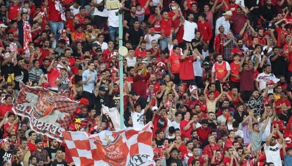 عکس آتش بازی هواداران پرسپولیس