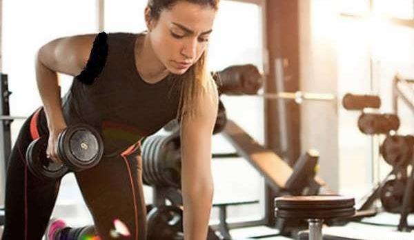 پروفایل ژست عکس دخترانه در باشگاه بدنسازی
