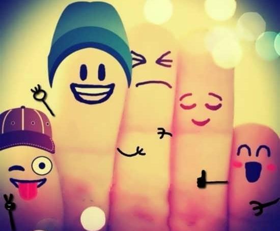 عکس برای پروفایل گروه دوستانه خنده دار