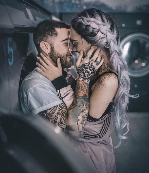 عکس بوسه عاشقانه برای پروفایل بدون متن