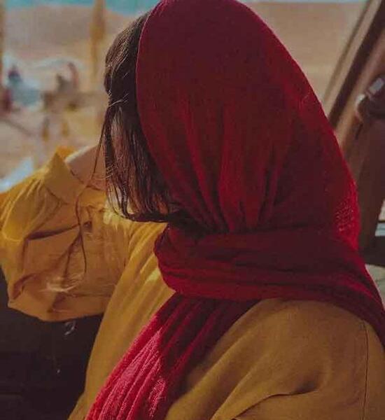 عکس پروفایل دخترونه نیم رخ با شال