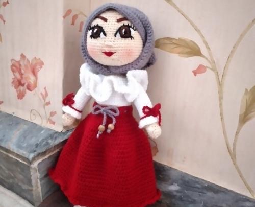 عکس دختر با حجاب عروسک