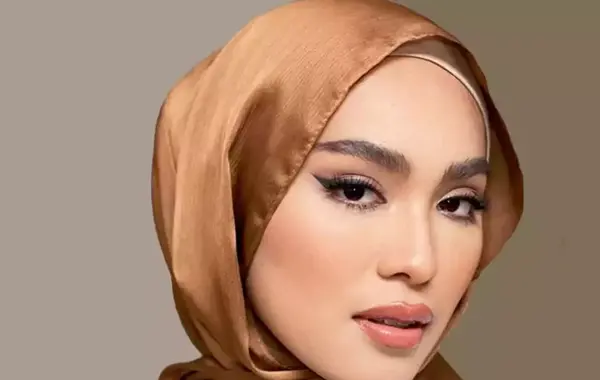 عکس ارایش با حجاب