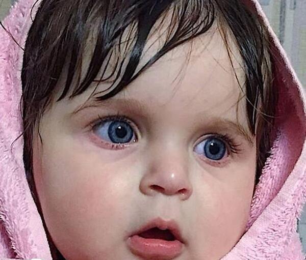 عکس بچه خوشگل چشم رنگی پسر بزرگ