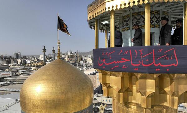 عکس گنبد امام حسین با پرچم مشکی