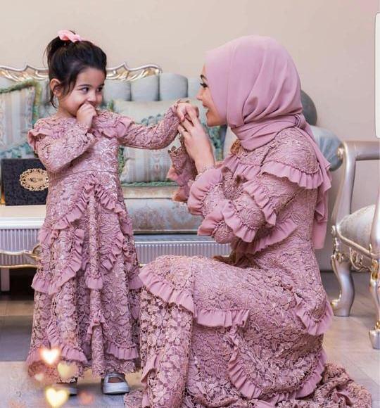 عکس یک مادر با حجاب