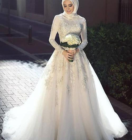 عکس لباس عروس پف دار با حجاب