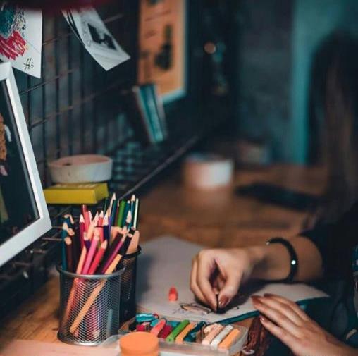 عکس پروفایل هنری نقاشی دخترانه