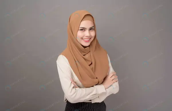 عکس زن با حجاب با کیفیت