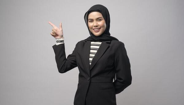 عکس زن با حجاب با کیفیت