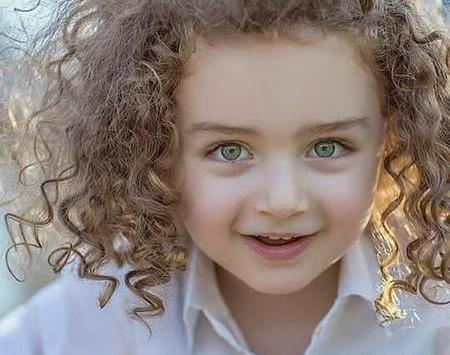 عکس دختر بچه چشم سبز زیبا