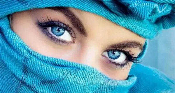 عکس دختر بچه چشم سبز زیبا