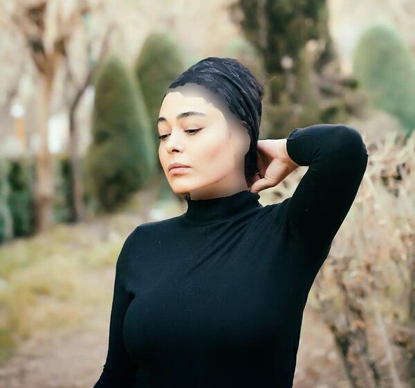 عکس سانیا سالاری با حجاب