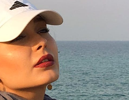 عکس سانیا سالاری با حجاب