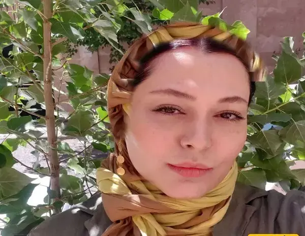 عکس سانیا سالاری با حجاب