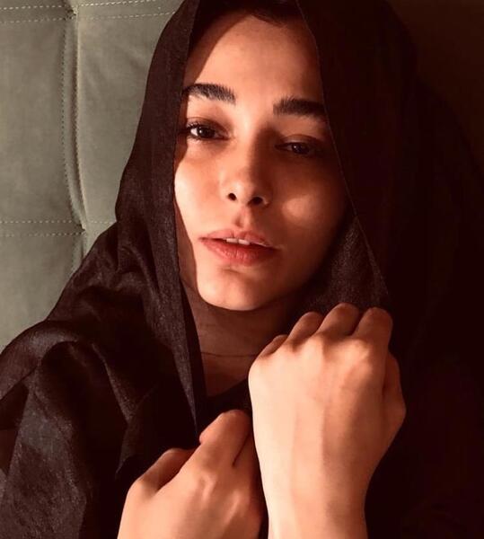 عکس سانیا سالاری با حجاب