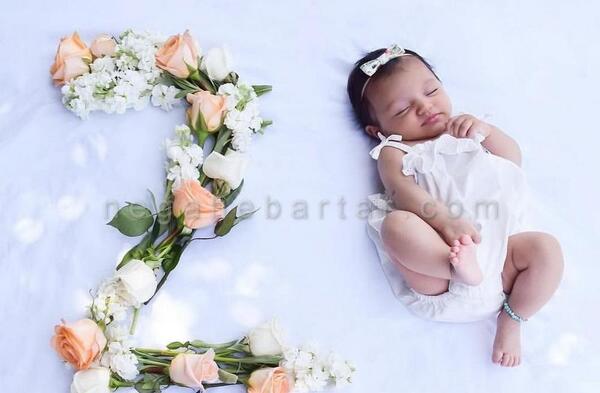 عکس ماهگرد بهاری نوزاد