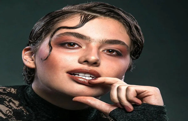 عکس های با حجاب ریحانه پارسا