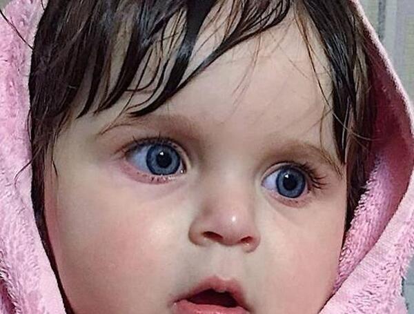 عکس دختر بچه چشم ابی زیبا