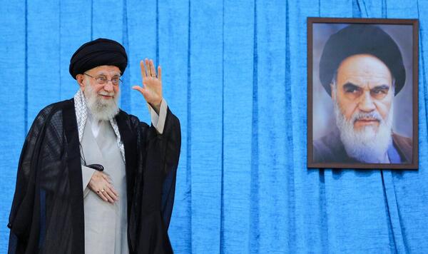 عکس رهبر ایران در دانشگاه امریکا