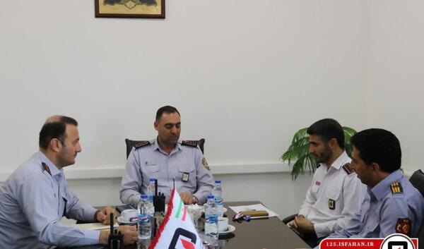 قاب عکس آتش نشانی