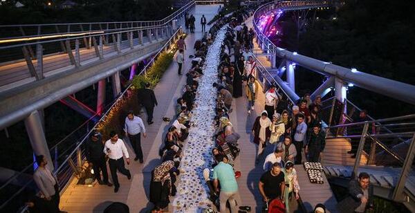 عکس پل طبیعت در شب