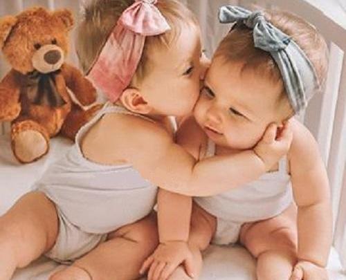 عکس بچه دوقلو برای پروفایل